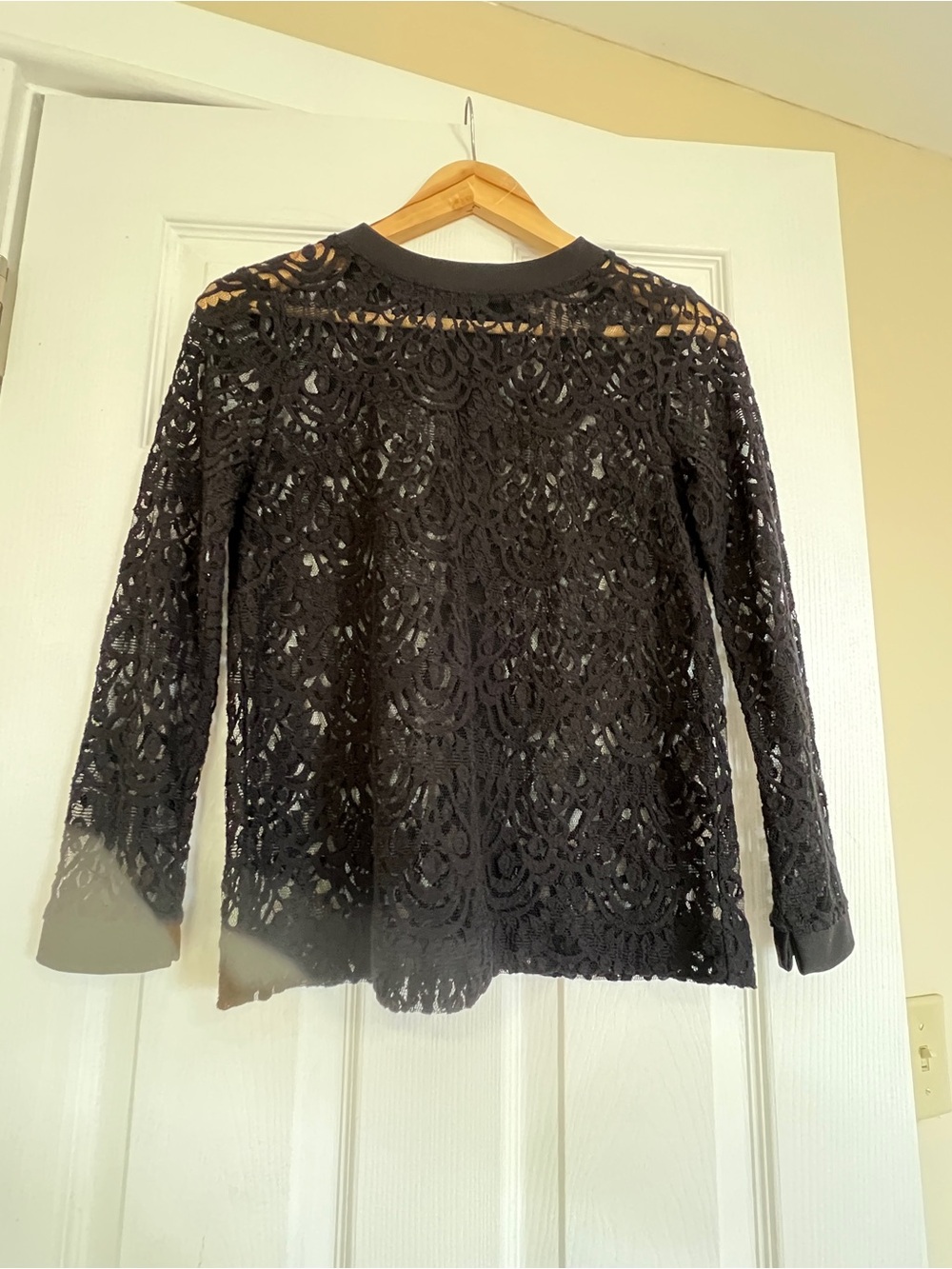 Banana Republic Black Lace Crewneck Three-quarter Sleeve Blouse - XS